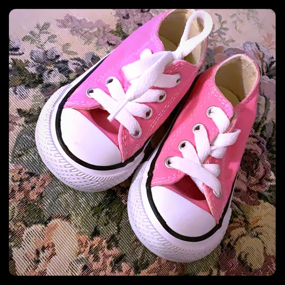 baby chucks pink